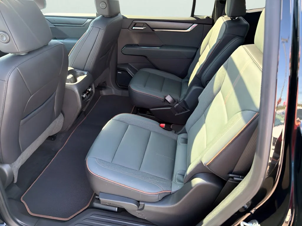 Used 2024 Ebony Twilight Metallic GMC AT4 image 11