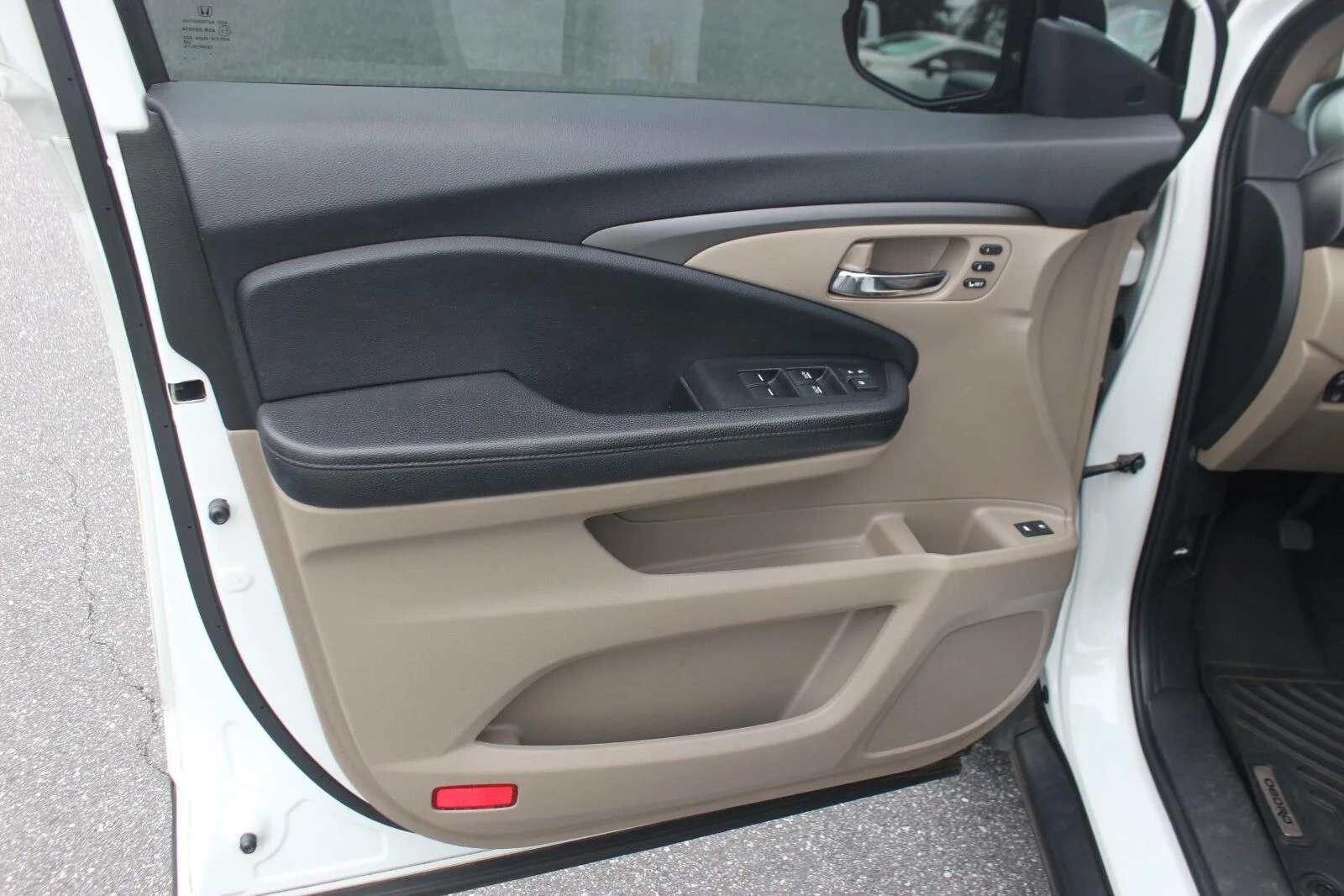 Used 2020 White Honda EX-L image 13