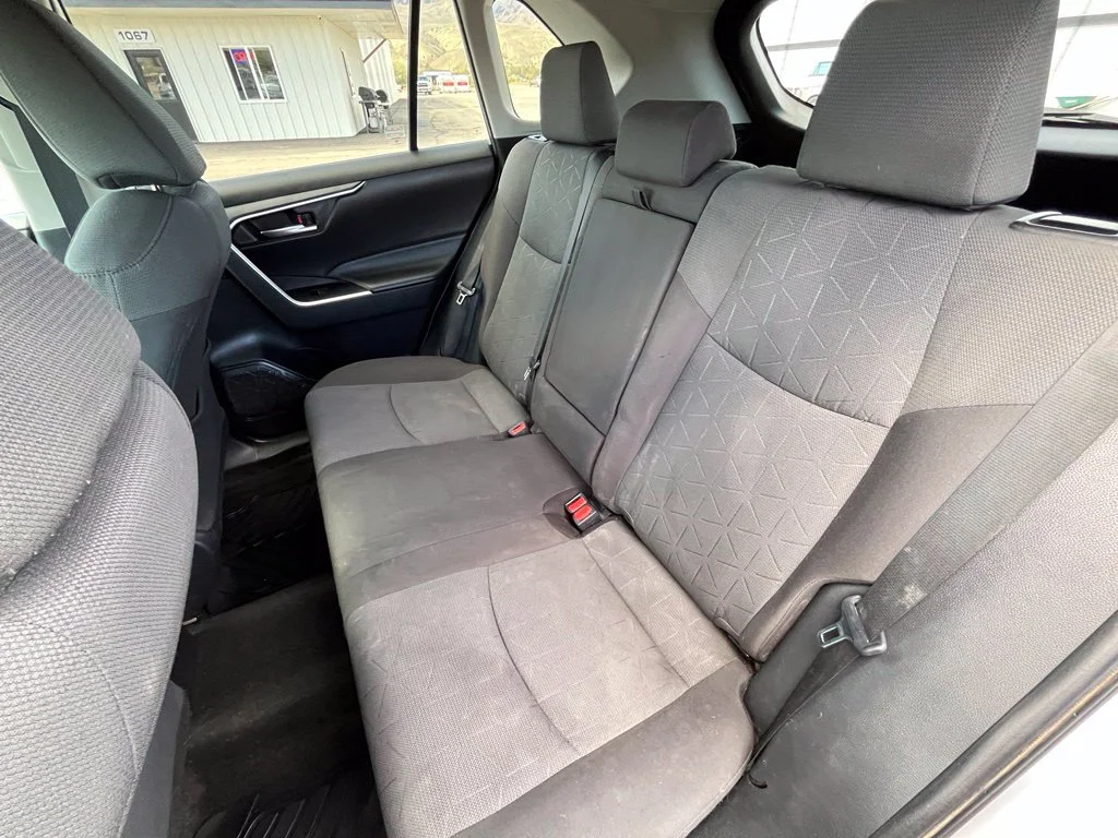 Used 2022 Silver Toyota XLE image 13
