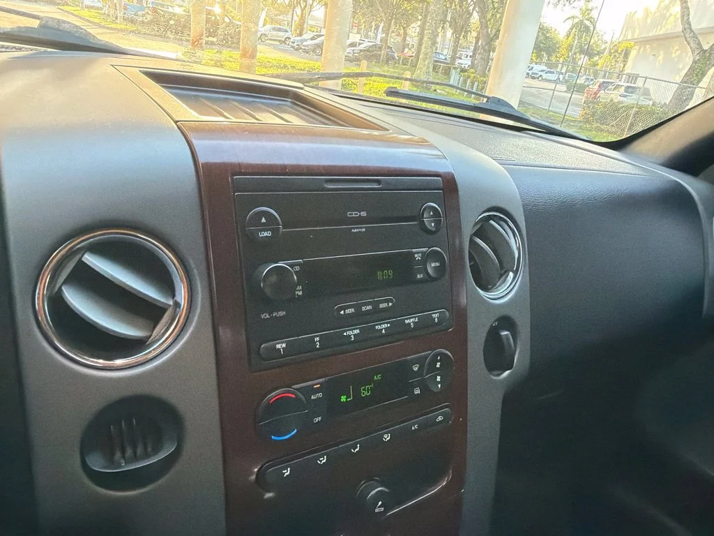 Used 2005 Black Ford XLT image 23