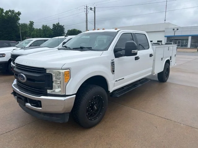 2017 Ford F-350 XL 4x4 Crew Cab 179-In SRW's photo