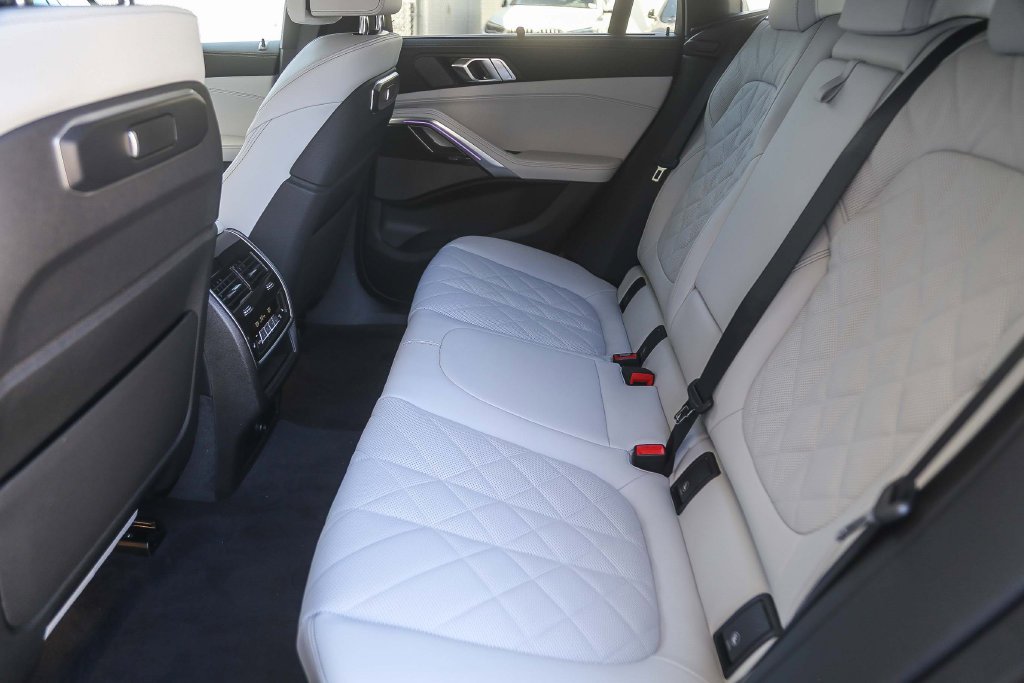 2026 BMW X6 M60i - Photo 15