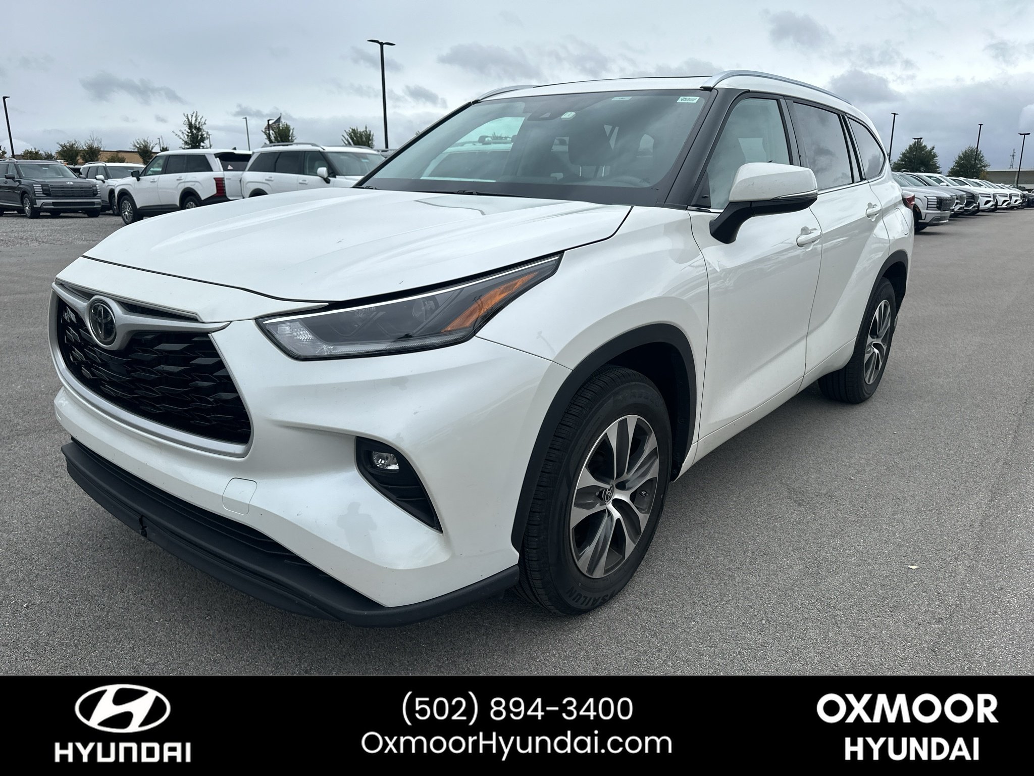 Used 2021 Blizzard Pearl Toyota XLE image 2