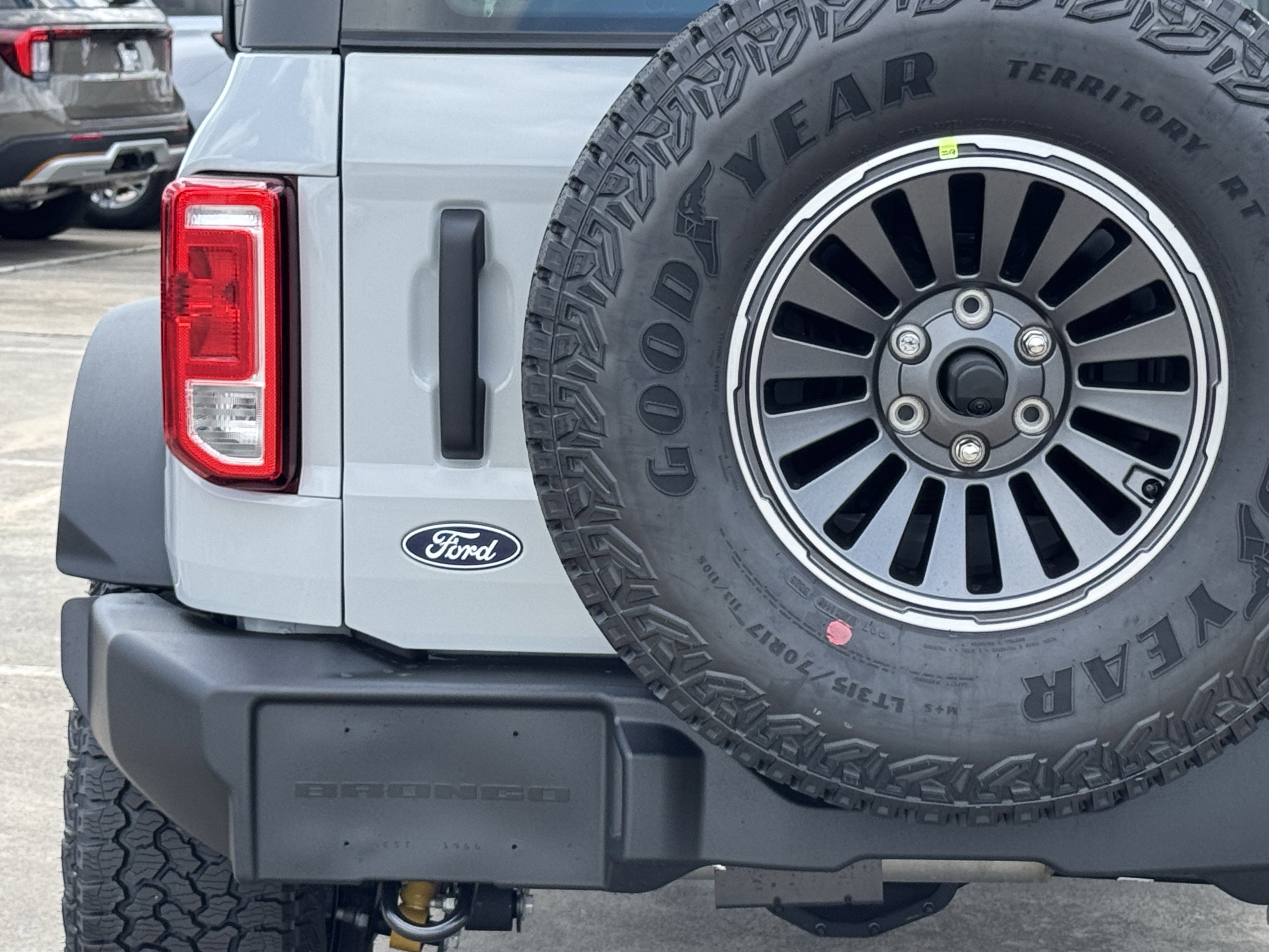 New 2026 Avalanche Ford Base image 10