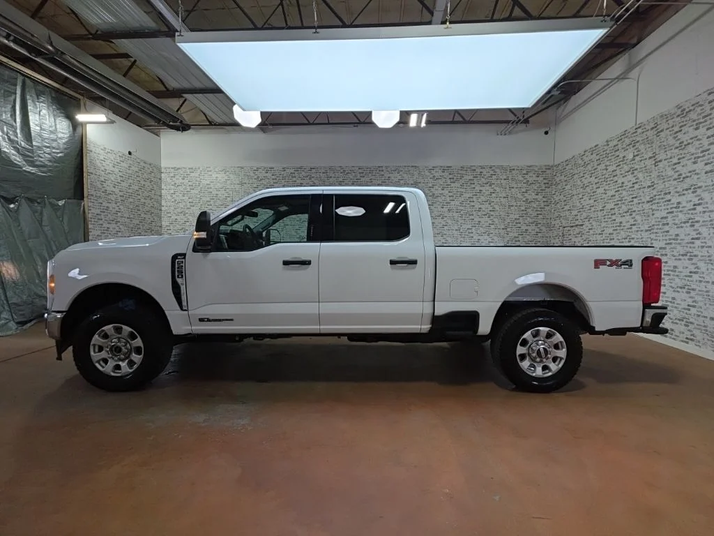 Used 2023 White Ford XLT image 5
