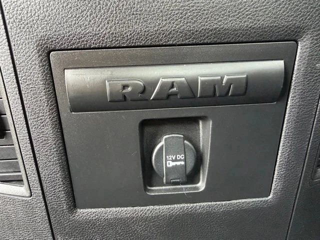 Used 2014 White Ram Sport image 21