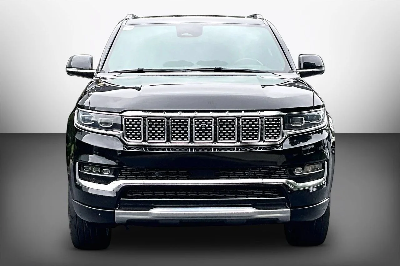 Used 2023 Black Jeep Series II image 3