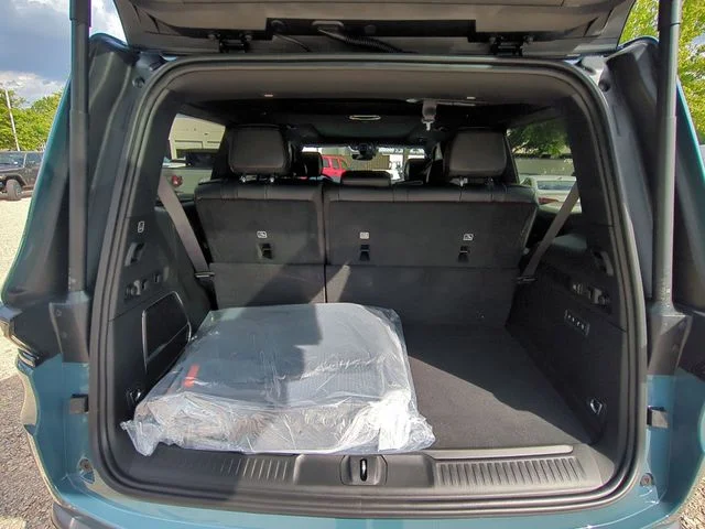 New 2026 Steel Blue Exterior Paint Jeep Limited Reserve image 35