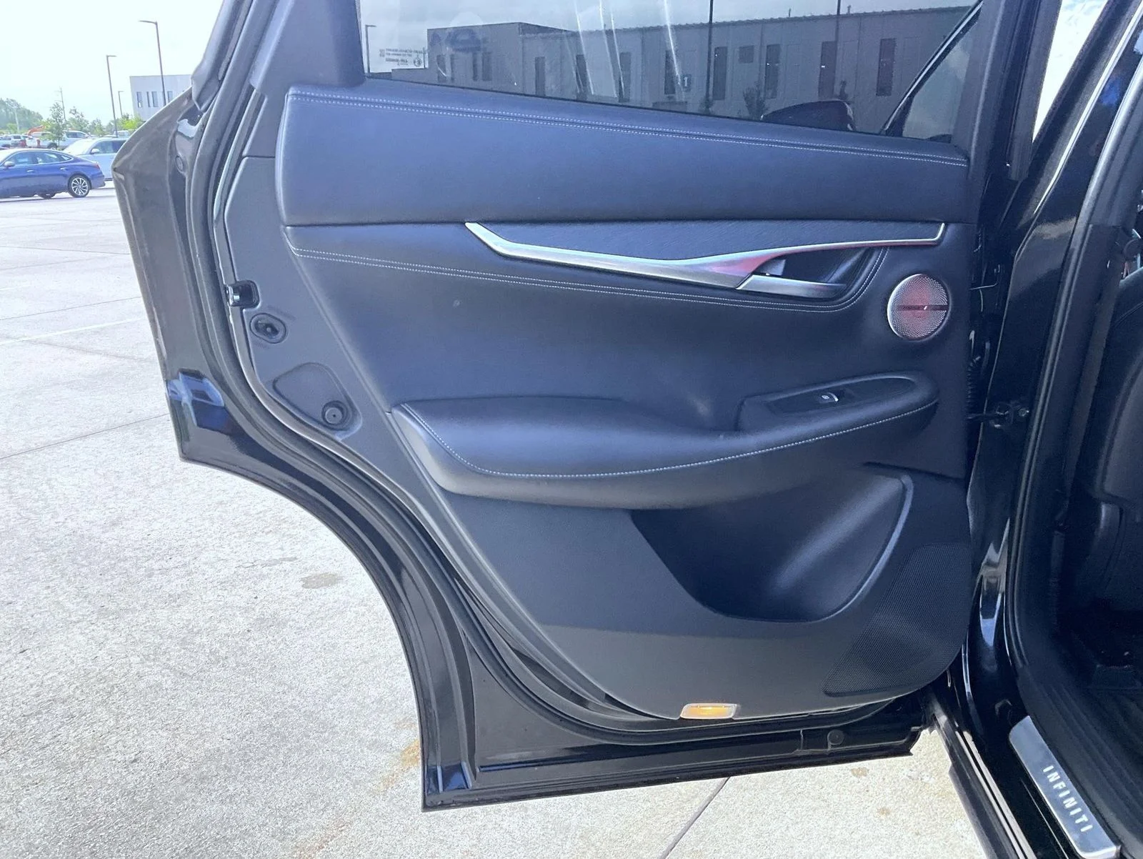 Used 2023 Black INFINITI SENSORY image 18