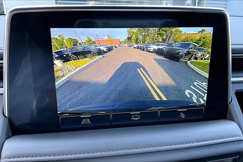 Used 2022 Black GMC SLE image 22