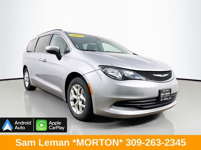 2018 Chrysler Pacifica Touring's photo