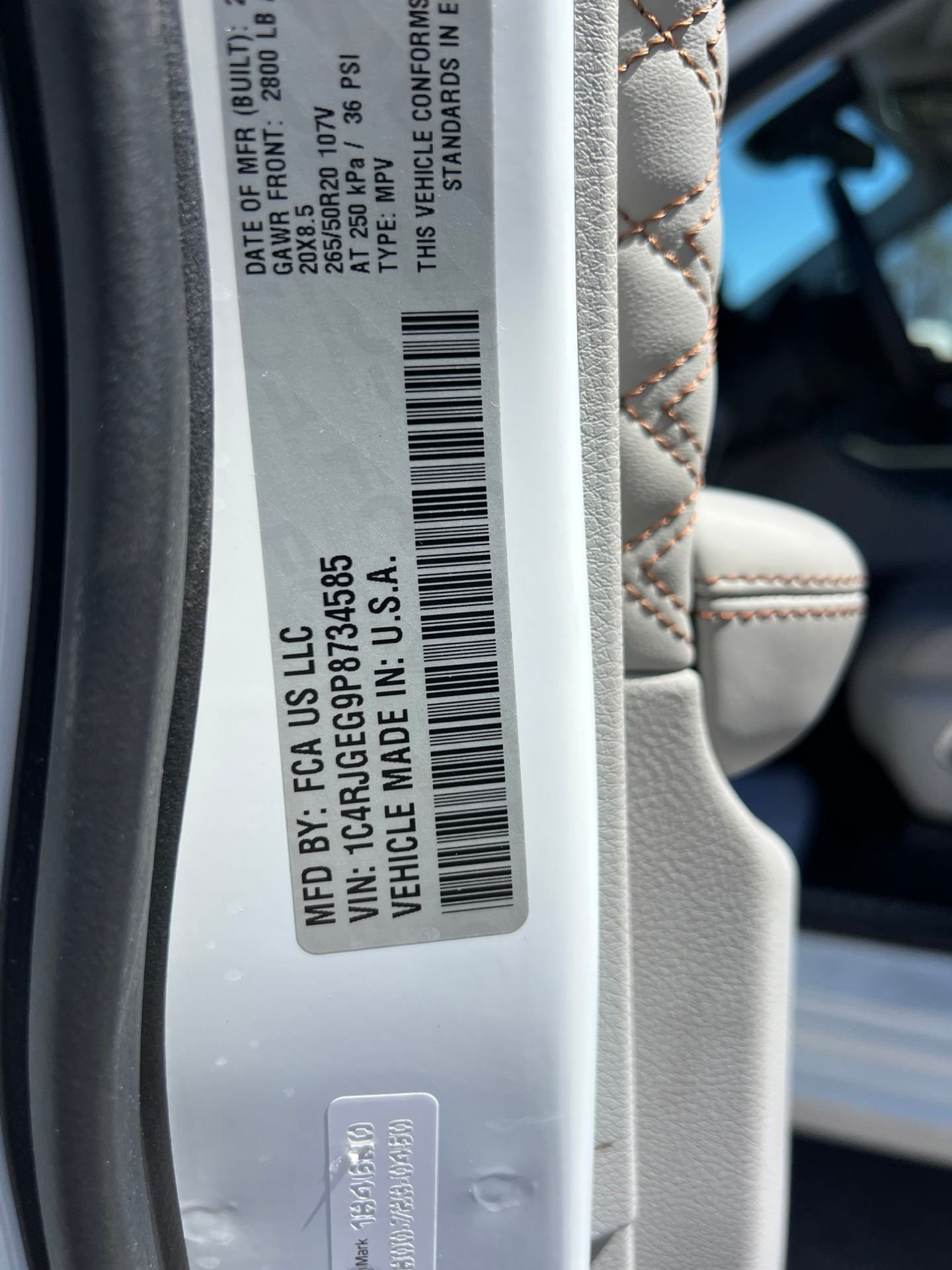 Used 2023 White Jeep Summit image 34