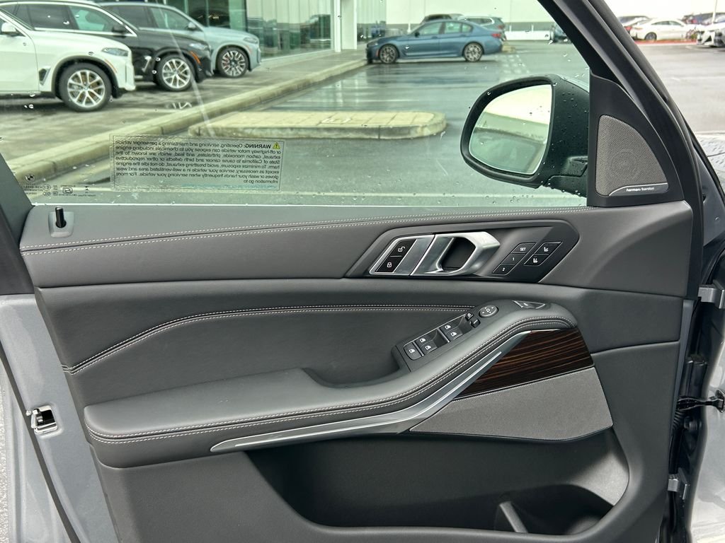 New 2026 Skyscraper Grey Metallic BMW xDrive40i image 11