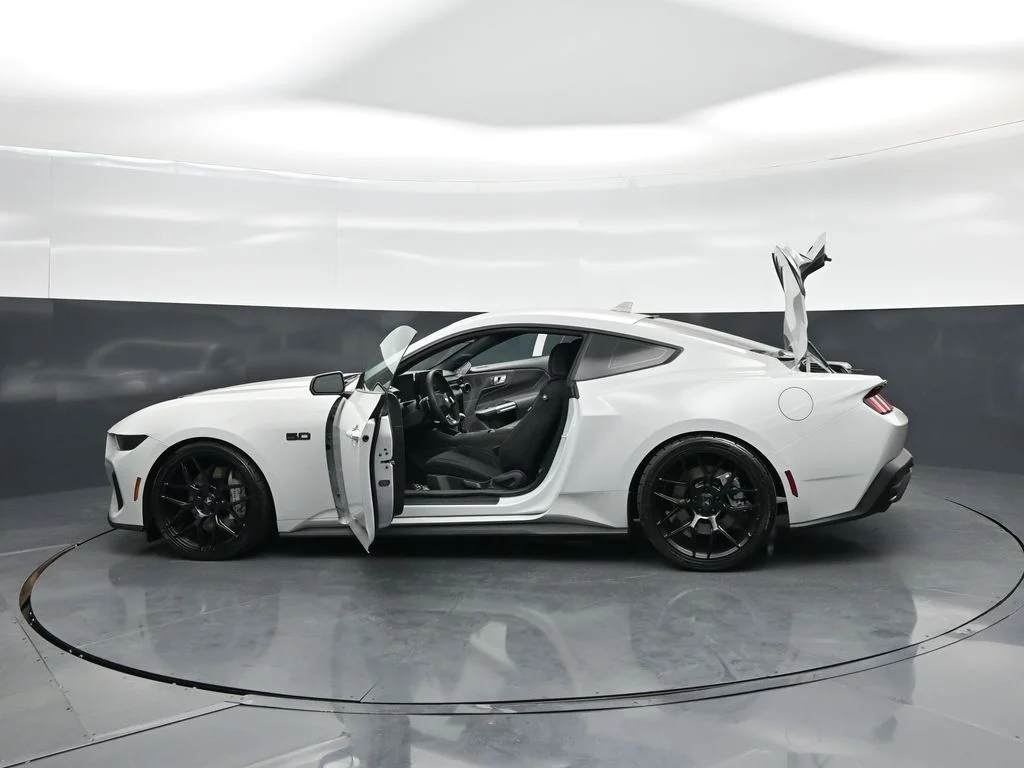 New 2026 Avalanche Gray Ford GT image 31