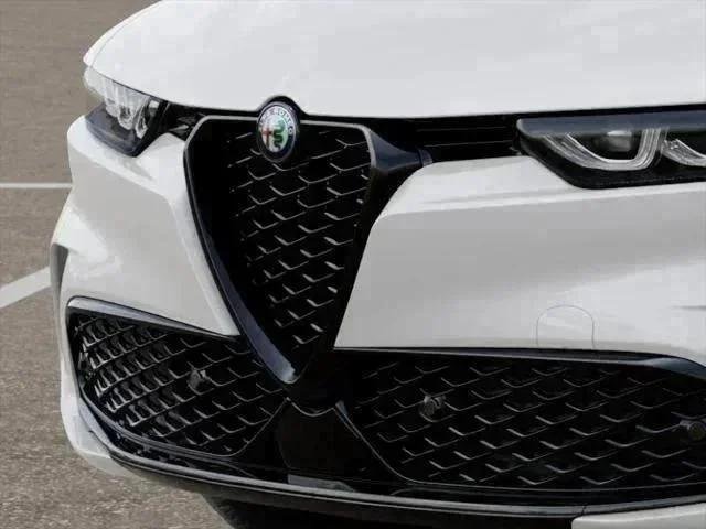 New 2025 Milano White Exterior Paint Alfa Romeo  image 75