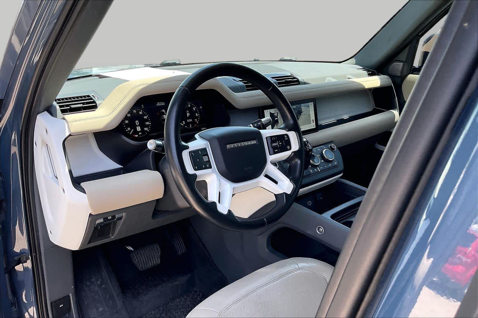 Used 2021 Tasman Blue Metallic Land Rover SE image 16
