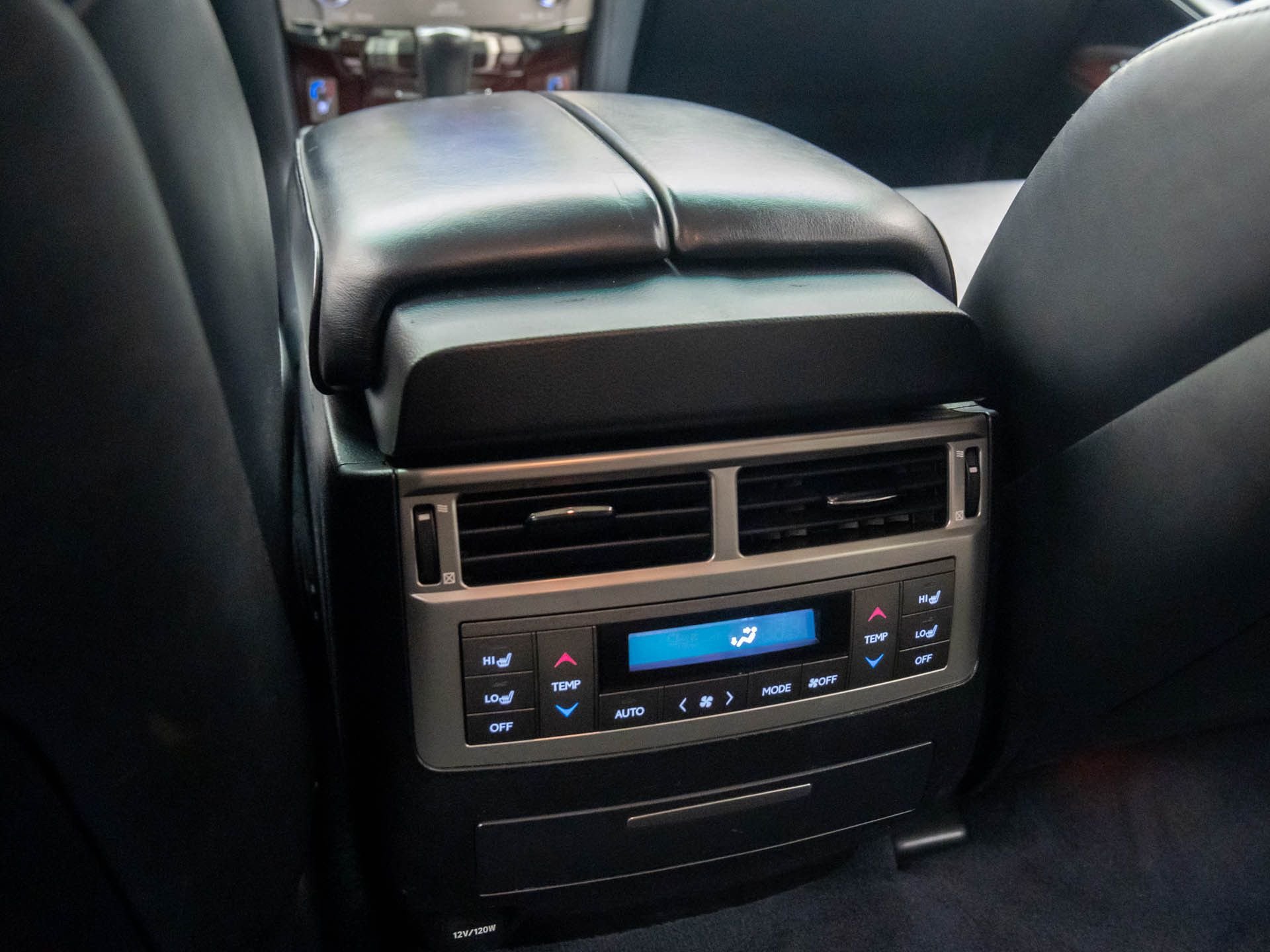 Used 2014 Black Lexus 570 image 22
