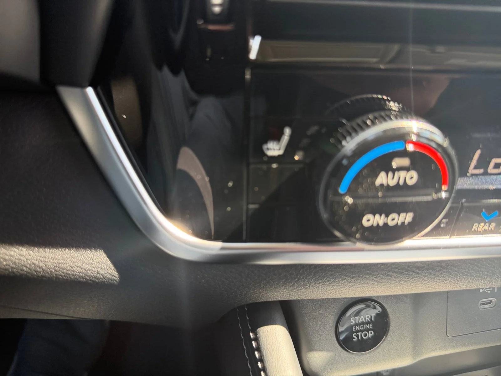 New 2026 Everest White Pearl/Super Black Nissan Platinum image 25