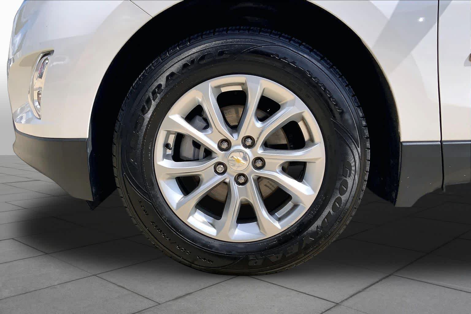 Used 2020 Iridescent Pearl Tricoat Chevrolet LT image 11