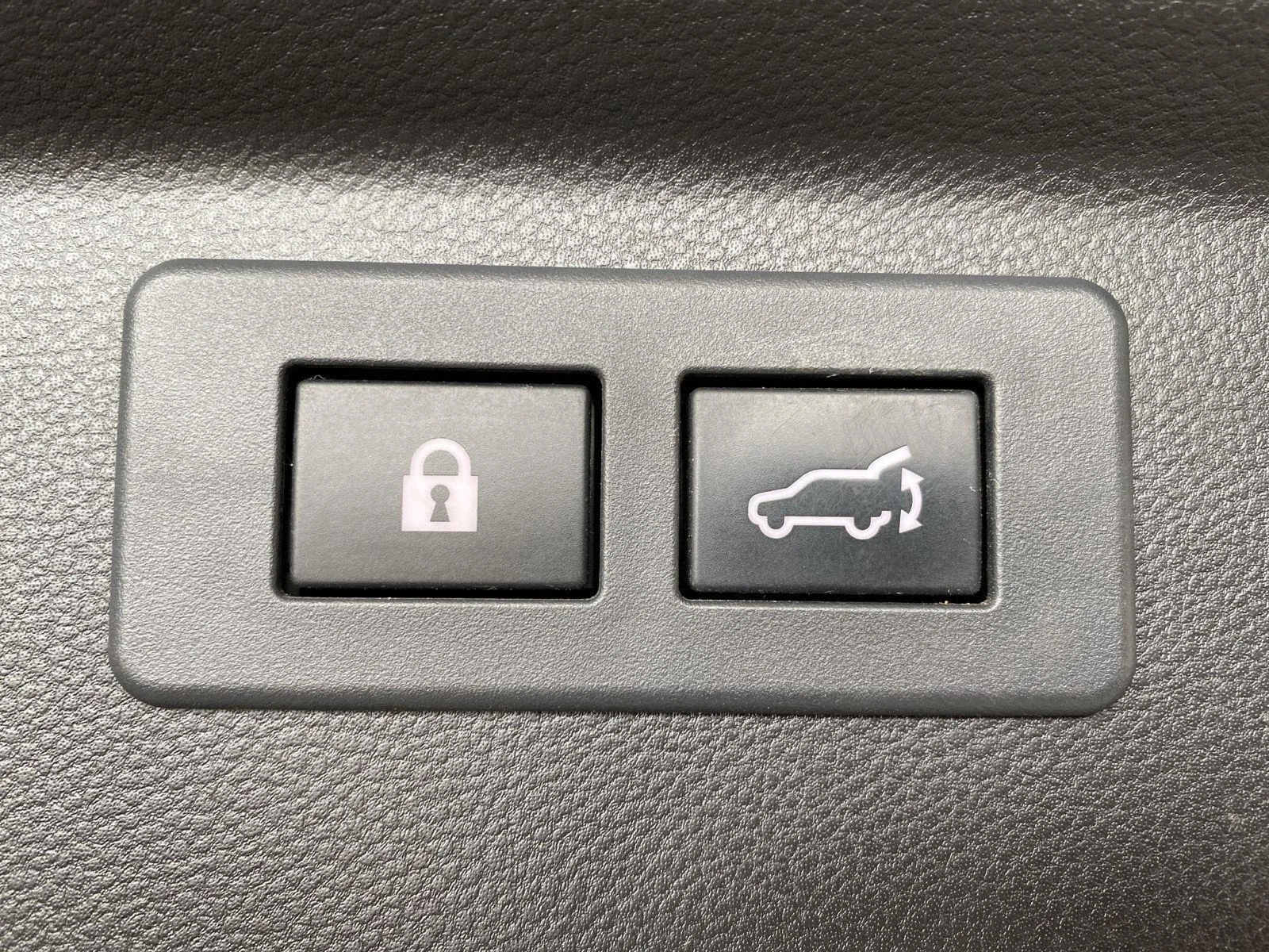 Used 2020 Crystal White Pearl Subaru Touring image 8