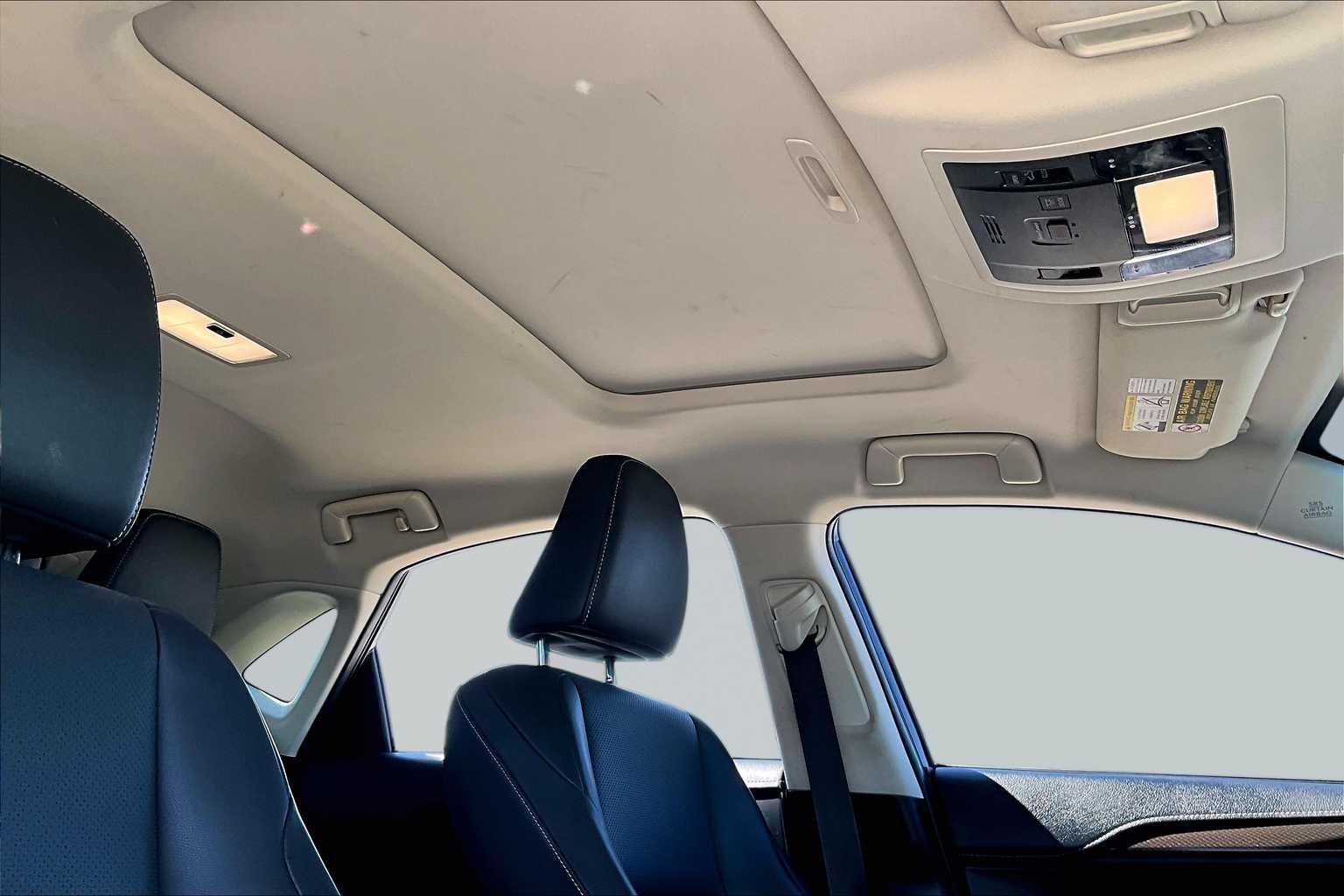 Used 2015 Silver Lining Metallic Lexus  image 13