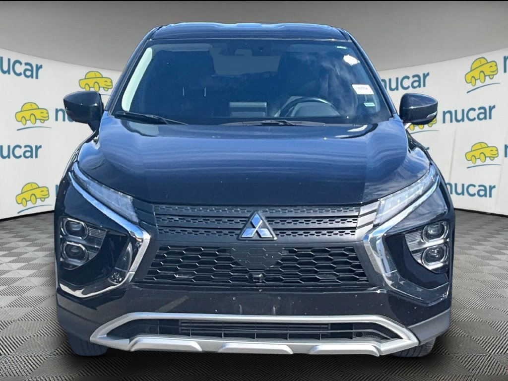 Used 2025 Black Mitsubishi SE image 2