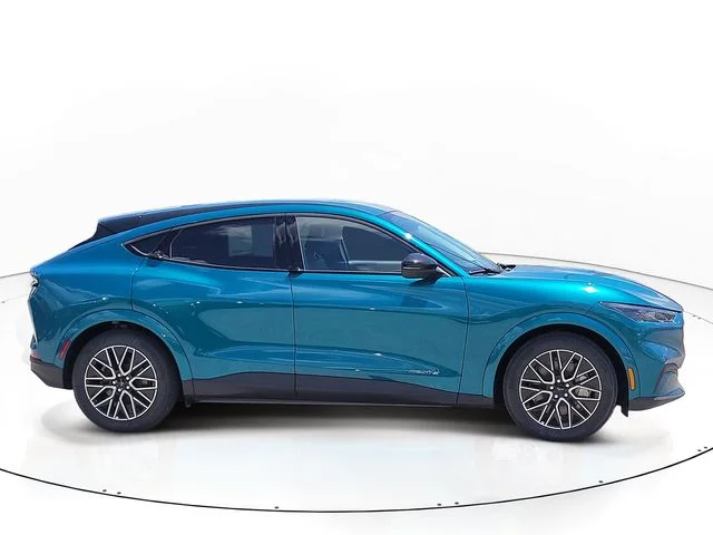 New 2026 Adriatic Blue Metallic Ford Premium image 4