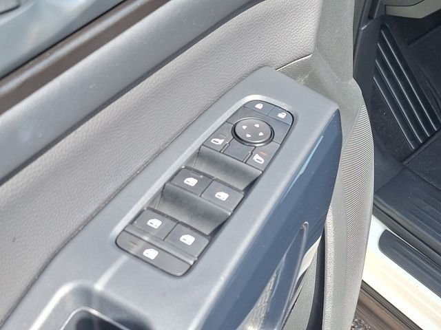 Used 2025 White Nissan S image 12