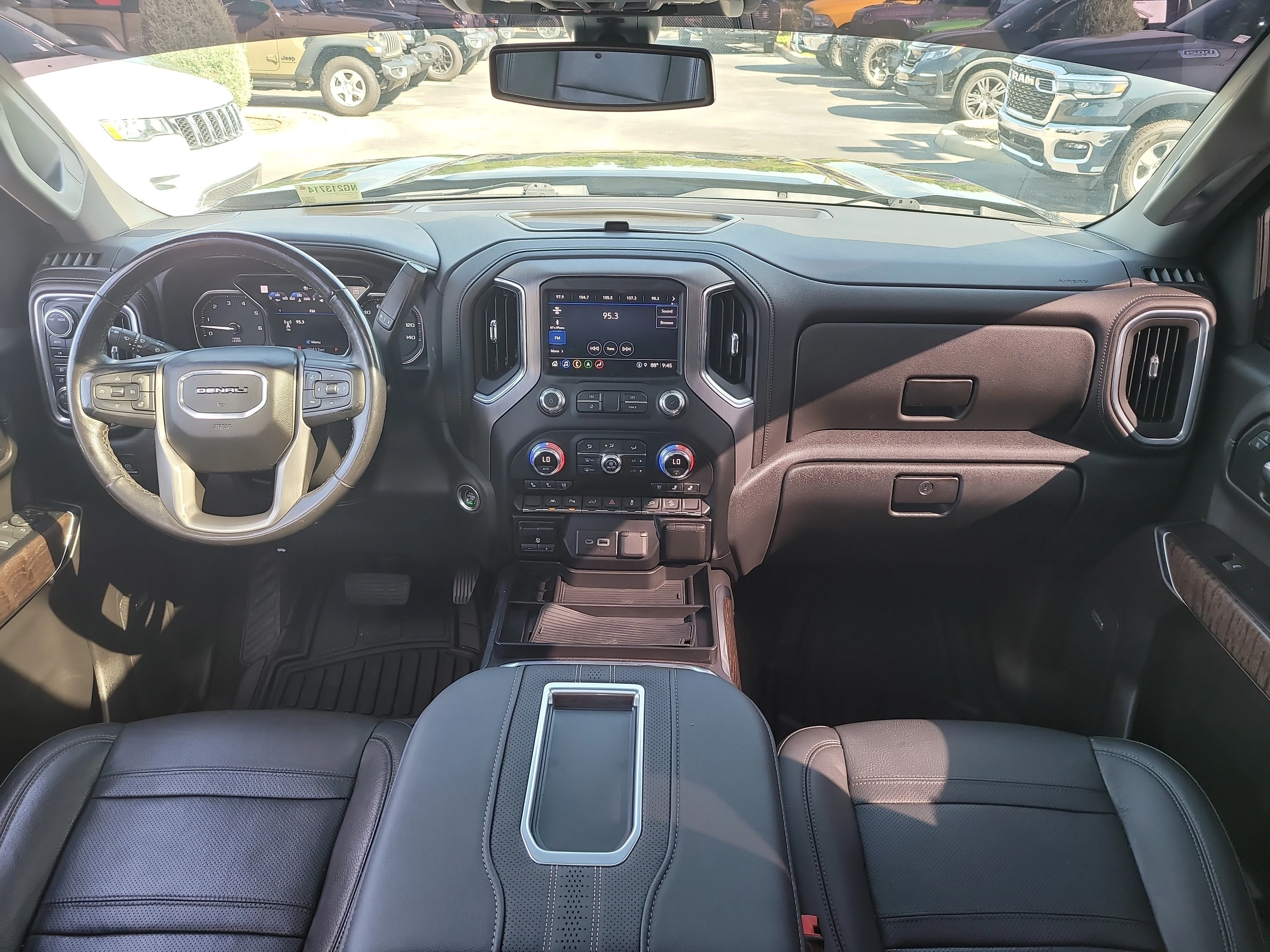 Used 2022 Onyx Black GMC Denali image 15