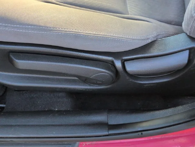Used 2016 Red Hyundai SE image 13