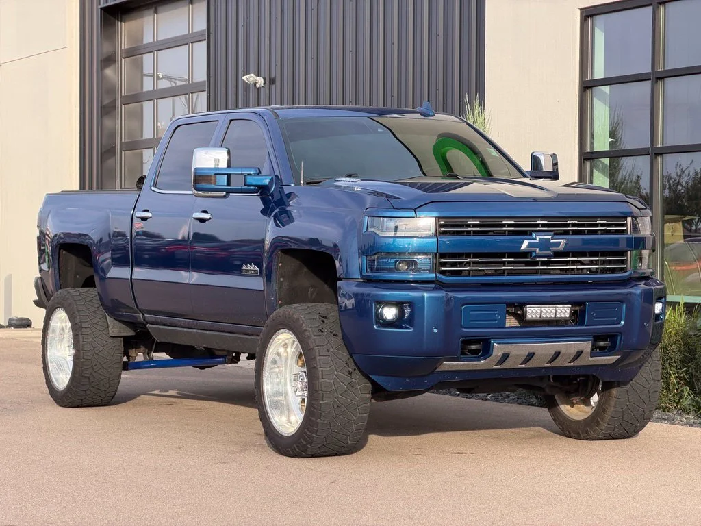Used 2015 Blue Chevrolet High Country image 4