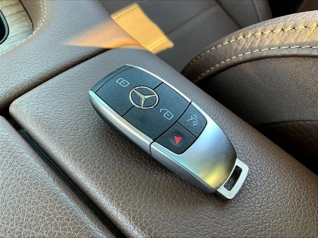 Used 2026 Silver Mercedes-Benz GLE 450 image 38