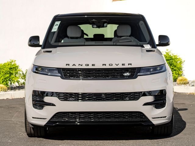 New 2026 Borasco Grey LAND ROVER Dynamic SE image 3