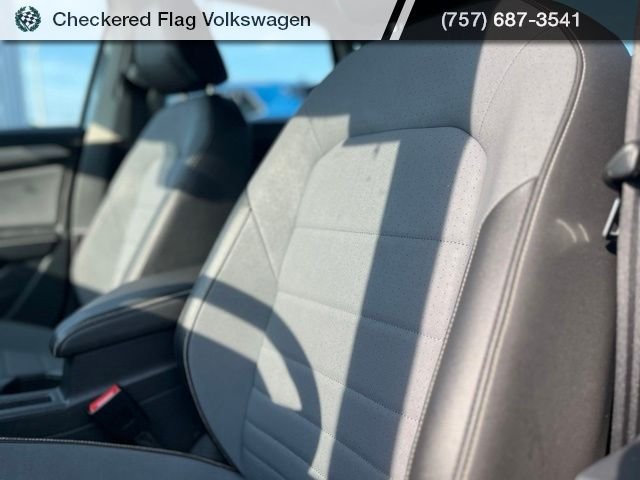 Used 2025 Platinum Gray Metallic Volkswagen 1.5T SE image 23