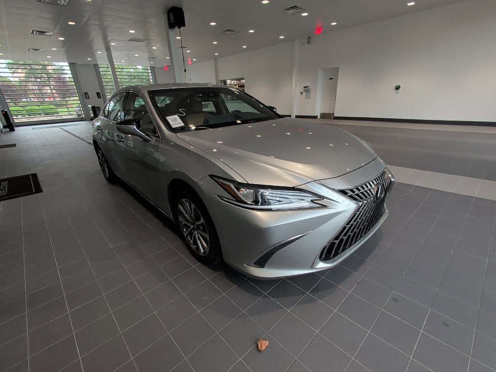 2023 Lexus ES