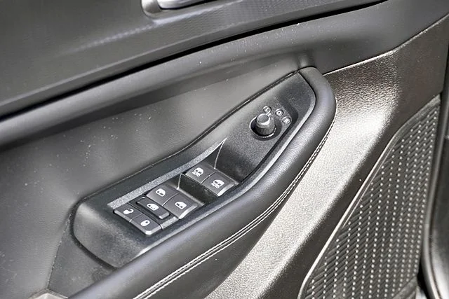 Used 2023 Black Jeep Altitude X image 25