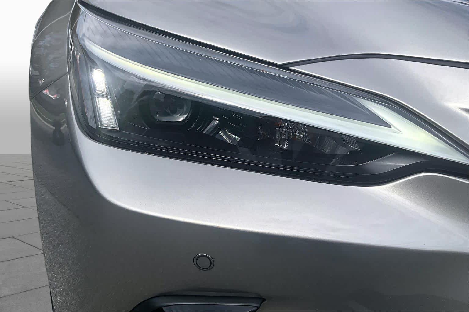 Used 2025 Atomic Silver Lexus Premium image 27