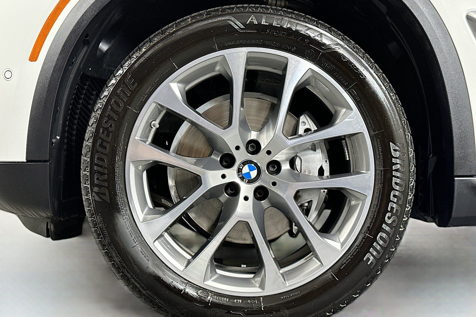 Used 2026 Alpine White BMW sDrive40i image 11