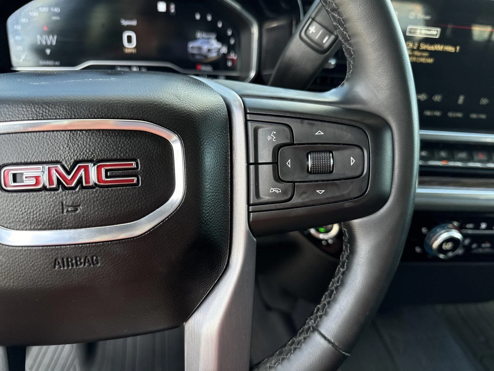 Used 2023 TITANIUM RUSH METALLIC GMC Elevation image 25
