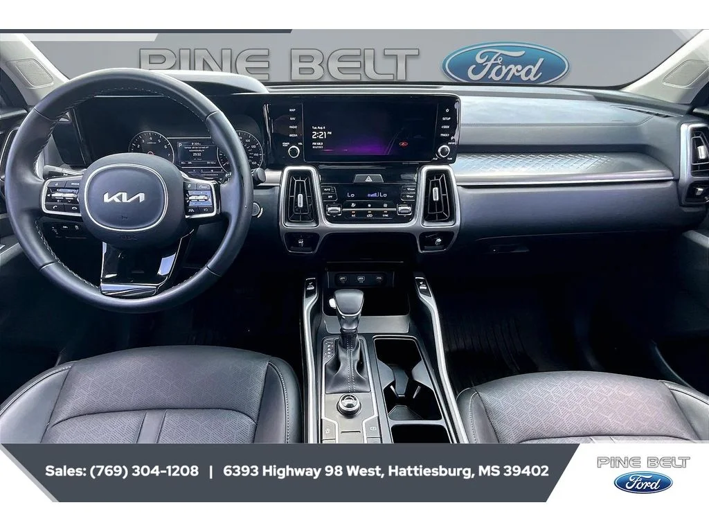 Used 2022 Sparkling Silver Kia S image 13