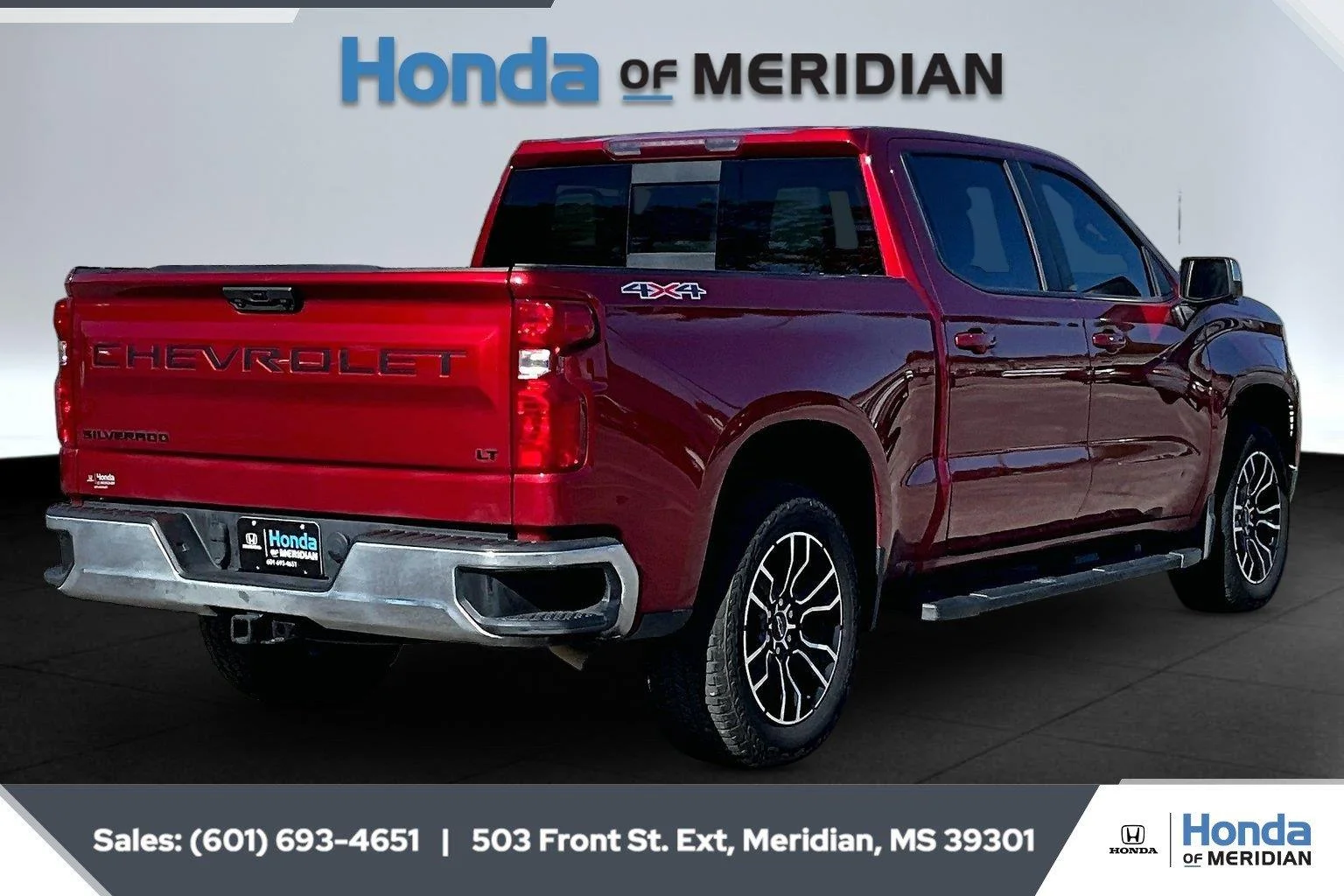 Used 2024 Radiant Red Tintcoat Chevrolet LT image 11