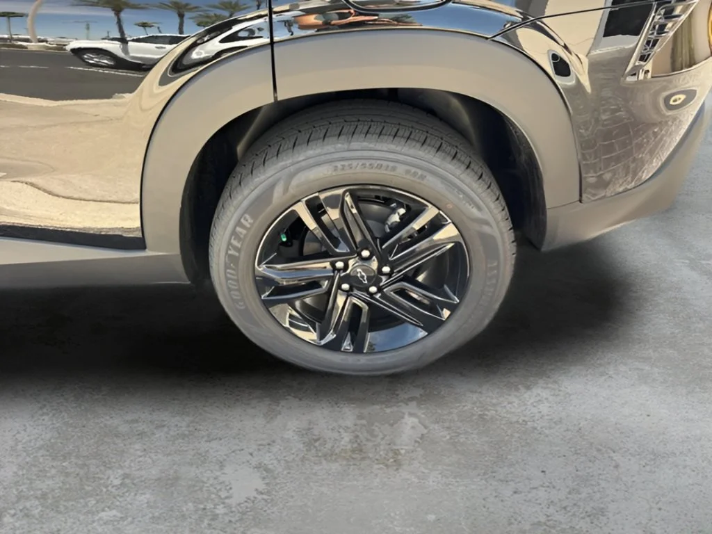 New 2026 Mosaic Black Metallic Chevrolet ACTIV image 32