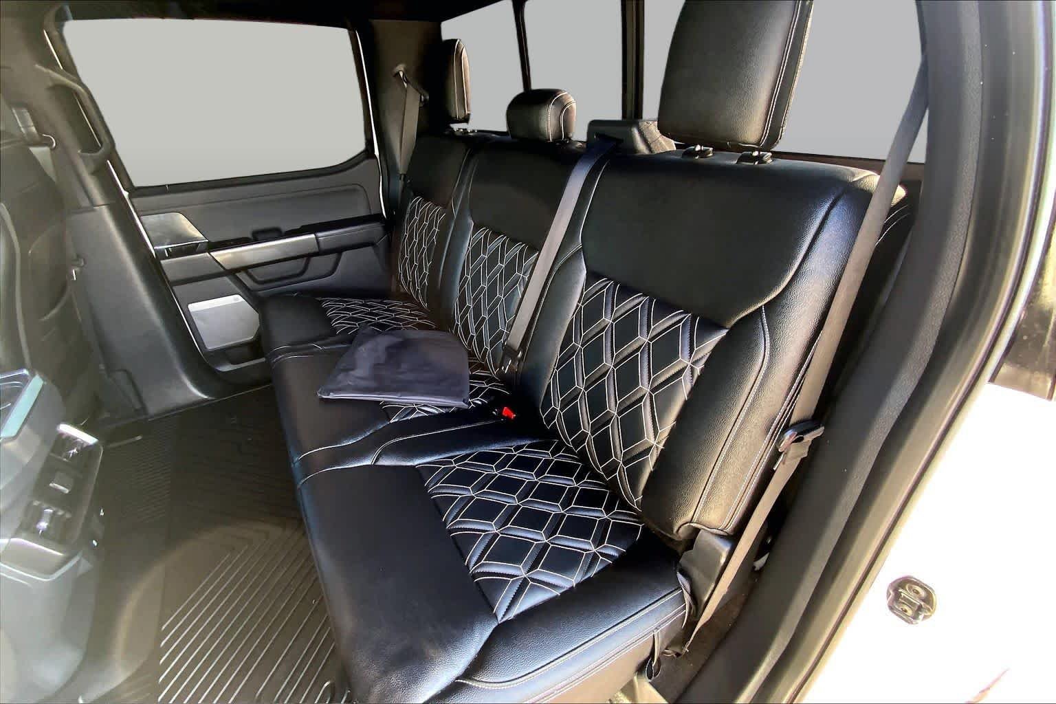 Used 2023 Oxford White Ford XLT image 19