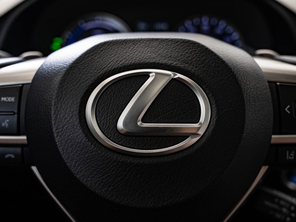 Used 2022 White Pearl Lexus 450hL Luxury image 31