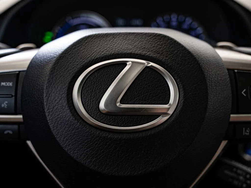 Used 2022 White Pearl Lexus 450hL Luxury image 31