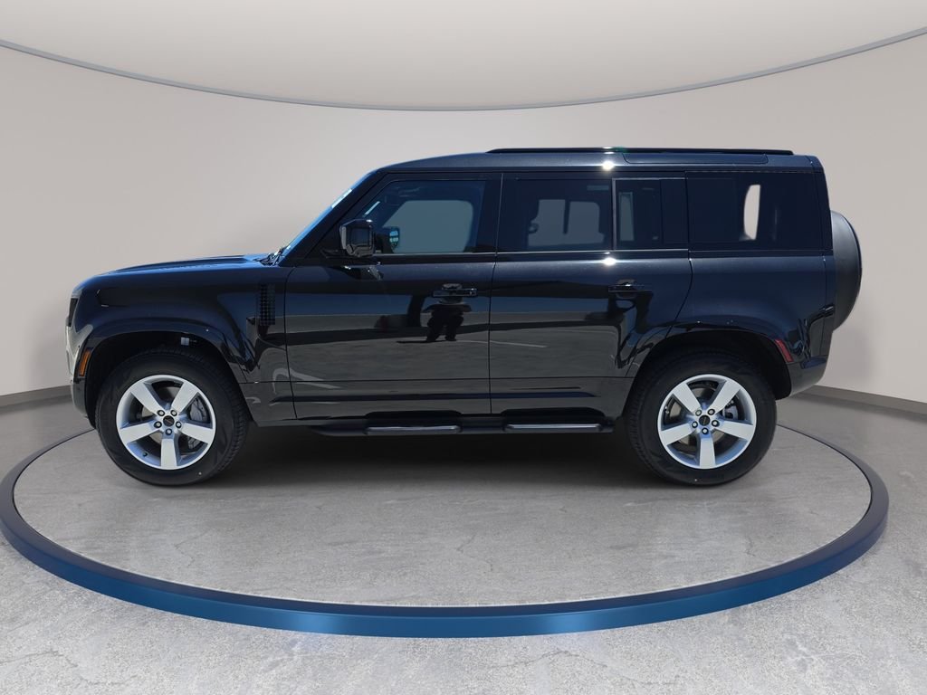 New 2026 Santorini Black Land Rover X-Dynamic SE image 8