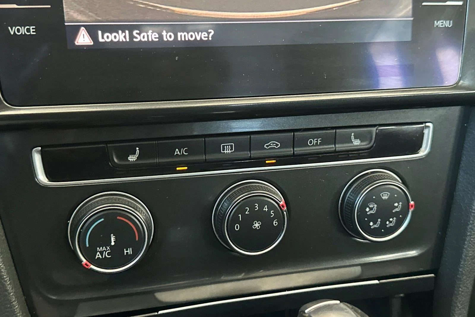 Used 2019 Deep Black Pearl Volkswagen SE image 20