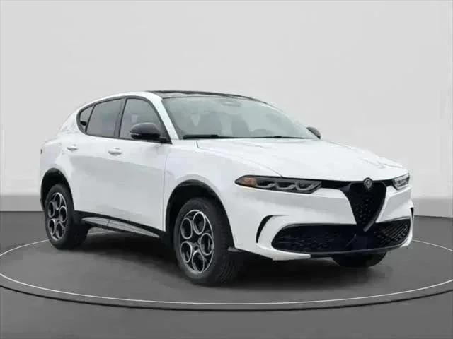New 2025 Milano White Exterior Paint Alfa Romeo  image 1