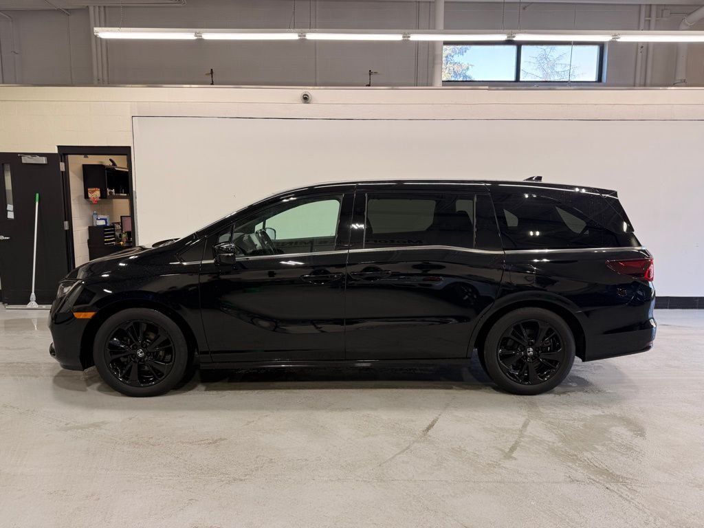 Used 2023 Honda Odyssey SPORT with VIN 5FNRL6H7XPB047910 for sale in Golden Valley, Minnesota