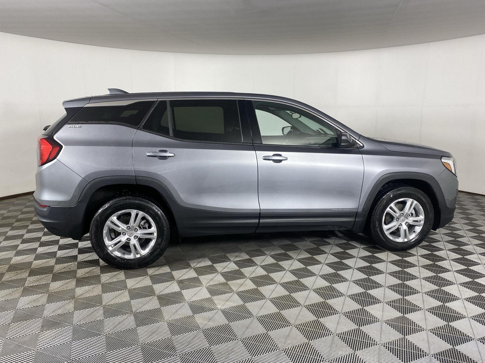 Used 2019 Satin Steel Metallic GMC SLE image 8